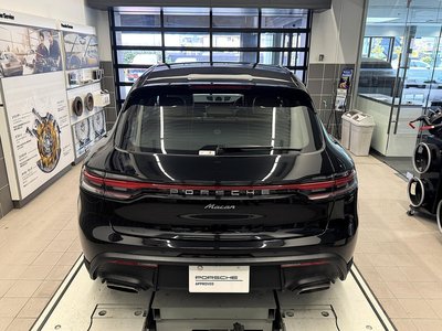 PORSCHE MACAN - 10