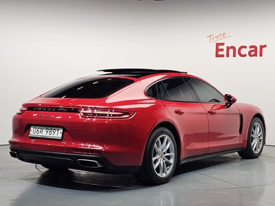 PORSCHE PANAMERA - 3