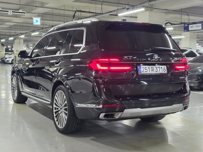 BMW X7 - 7