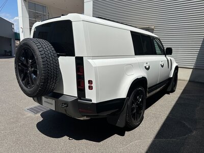 LAND ROVER DEFENDER - 7