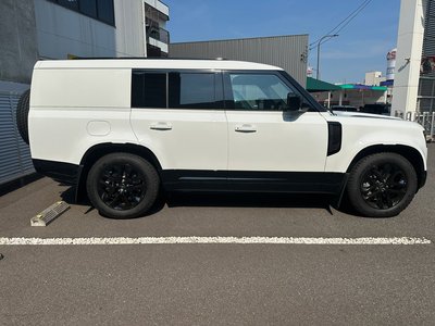 LAND ROVER DEFENDER - 3