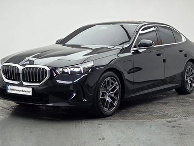 BMW 5 SERIES - 1