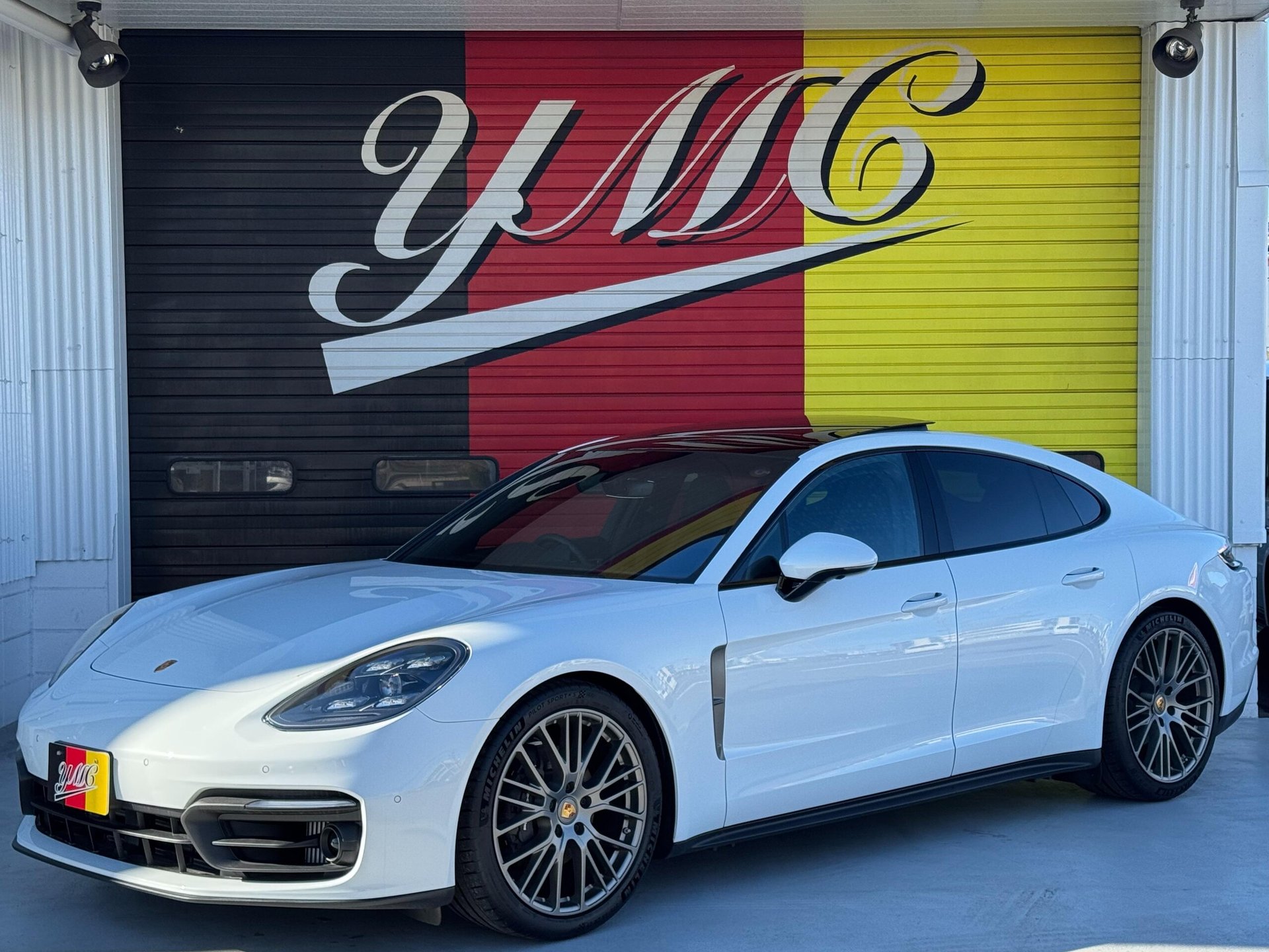 PORSCHE PANAMERA - View 1