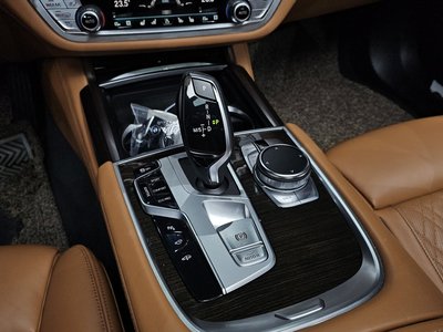 BMW 7 SERIES - 9