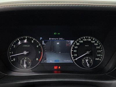 2019 Genesis G90 photo 8