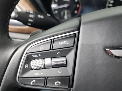 2019 Genesis G90 thumbnail 17