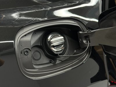 2024 Porsche CAYENNE thumbnail 18