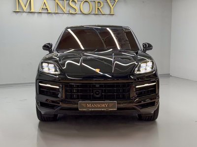 2024 Porsche CAYENNE photo 2
