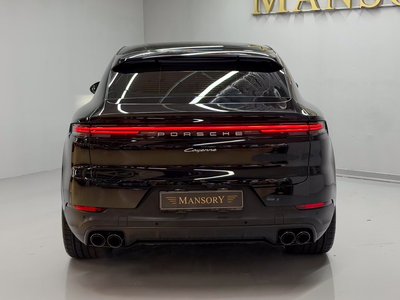 2024 Porsche CAYENNE photo 3