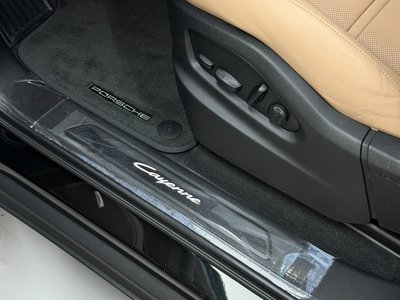 2024 Porsche CAYENNE thumbnail 13