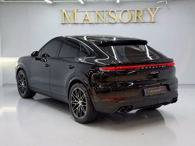 2024 Porsche CAYENNE photo 4