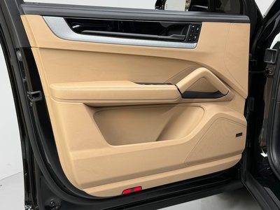 2024 Porsche CAYENNE thumbnail 12