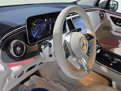 2026 Mercedes-BENZ EQE — миниатюра 15