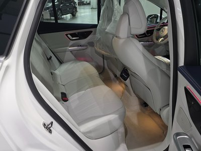2026 Mercedes-BENZ EQE — миниатюра 20