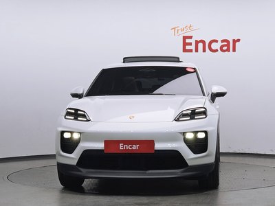 PORSCHE MACAN - 2