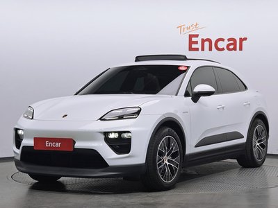 PORSCHE MACAN - 1