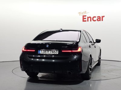 2025 BMW 3 SERIES photo 3