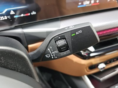 2025 BMW 3 SERIES thumbnail 28