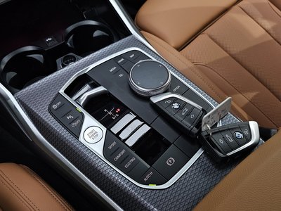 2025 BMW 3 SERIES thumbnail 12