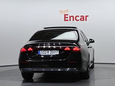 MERCEDES-BENZ E-CLASS - 4