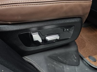 2025 BMW X5 thumbnail 30