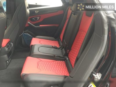 LAMBORGHINI URUS - 6