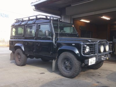 LAND ROVER DEFENDER - 2