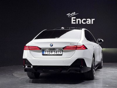 BMW 5 SERIES - 4