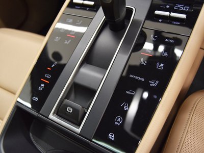 2024 Porsche MACAN — миниатюра 15