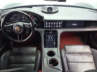 2021 Porsche TAYCAN 照片 4