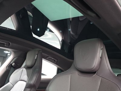 2021 Porsche TAYCAN — миниатюра 25