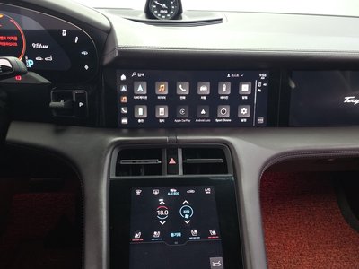2021 Porsche TAYCAN — миниатюра 20