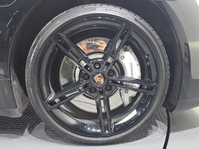 2021 Porsche TAYCAN 照片 8