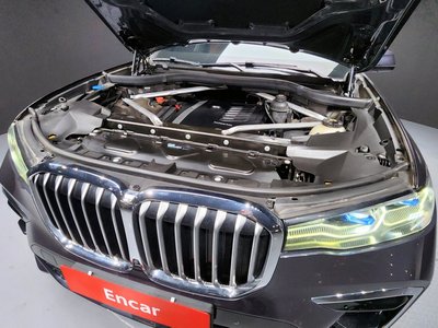 BMW X7 - 7