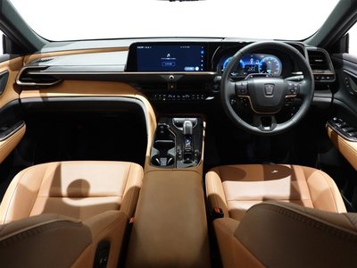 2024 Toyota CROWN SPORT photo 6
