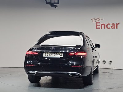 MERCEDES-BENZ E-CLASS - 4