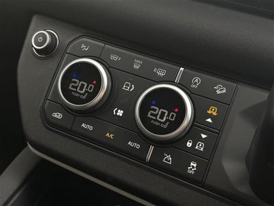 LAND ROVER DEFENDER - 9