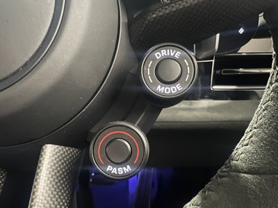 2025 Porsche TAYCAN thumbnail 17