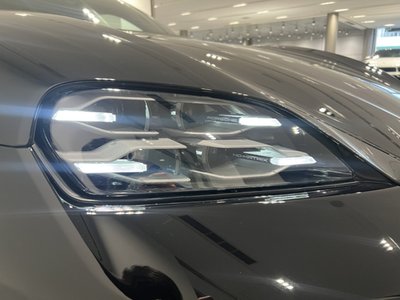 2025 Porsche TAYCAN thumbnail 19