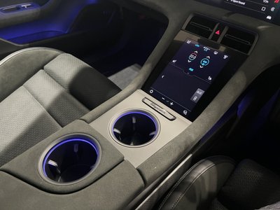 2025 Porsche TAYCAN thumbnail 15