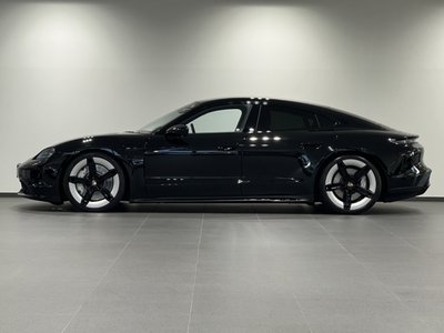 2025 Porsche TAYCAN 照片 2
