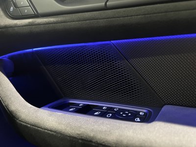 2025 Porsche TAYCAN thumbnail 16