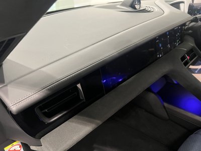 2025 Porsche TAYCAN thumbnail 14