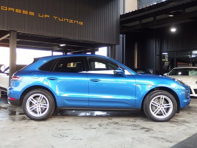 PORSCHE MACAN - 8