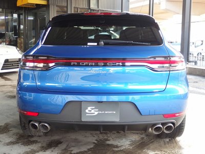 PORSCHE MACAN - 10
