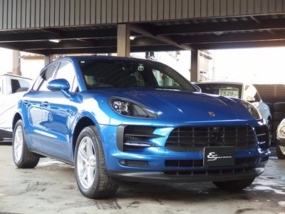 PORSCHE MACAN - 1