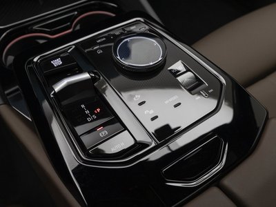 صورة مصغرة 11 لـ 2025 BMW 5 SERIES