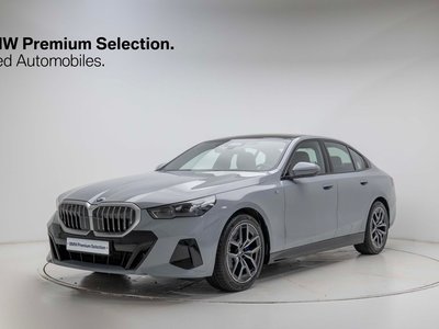 BMW 5 SERIES - 1