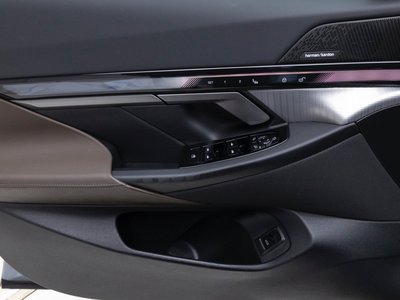 صورة مصغرة 13 لـ 2025 BMW 5 SERIES