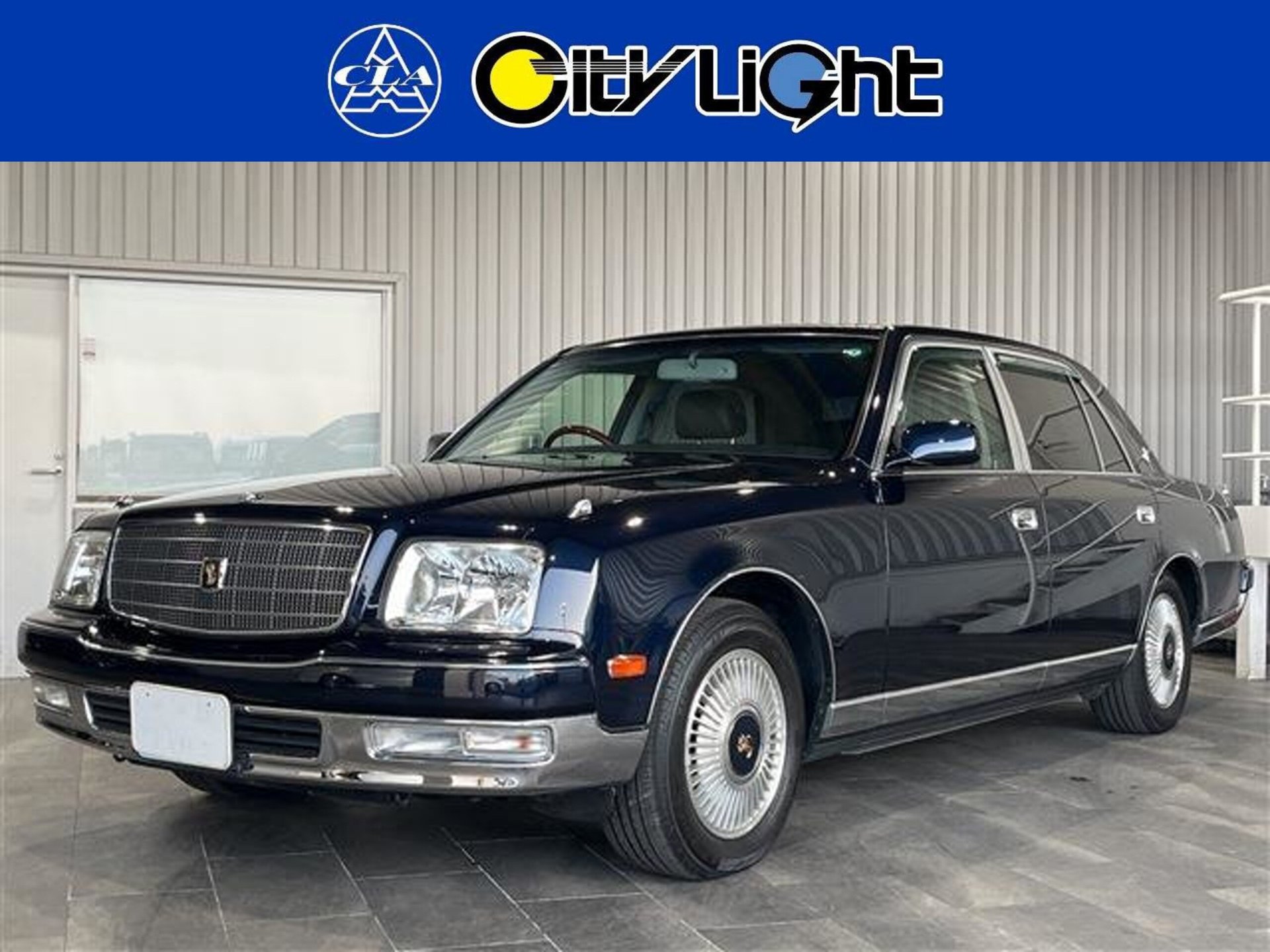 TOYOTA CENTURY - View 1